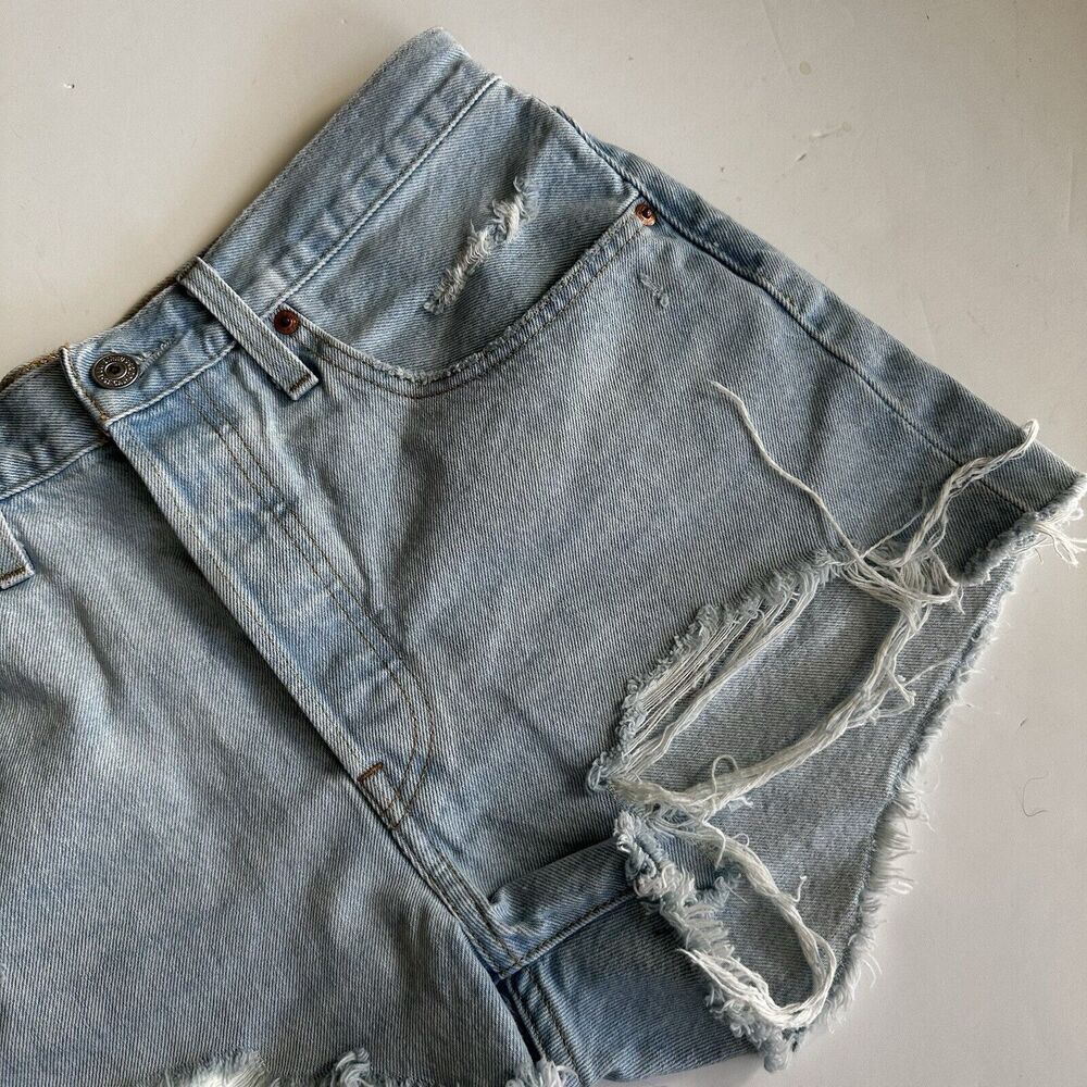 Levis 501 High Rise Denim Shorts Distressed Button Fly Light Wash Womens Size 30